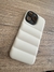 FUNDA IPHONE 15 PRO MAX PUFFER BEIGE