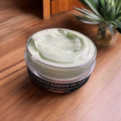 Aloe vera cream on internet