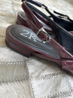 Slingback Amelia Borgonha na internet