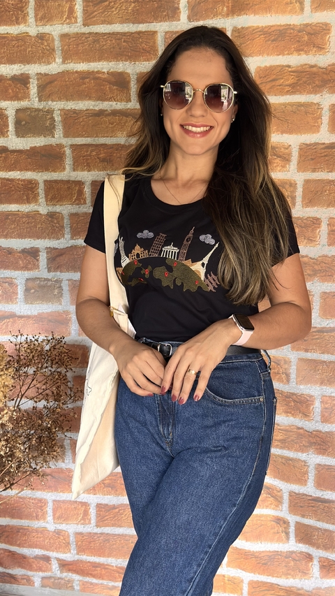 T-Shirt Preta Viagem
