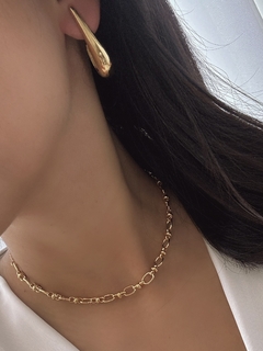Choker elos dourado na internet