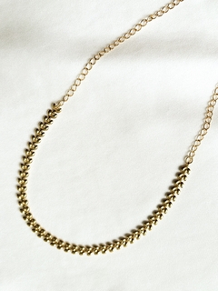 Choker escamas dourado