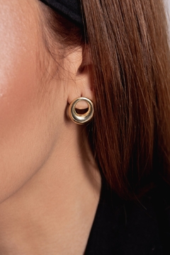 Brinco round dourado - comprar online