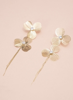 Brinco flor longo