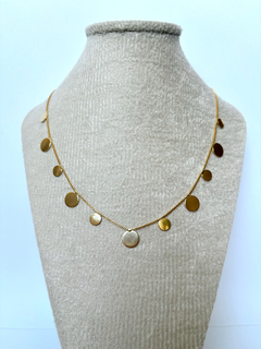 Choker medalhas dourado na internet