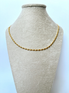 Choker mini cápsulas dourada na internet