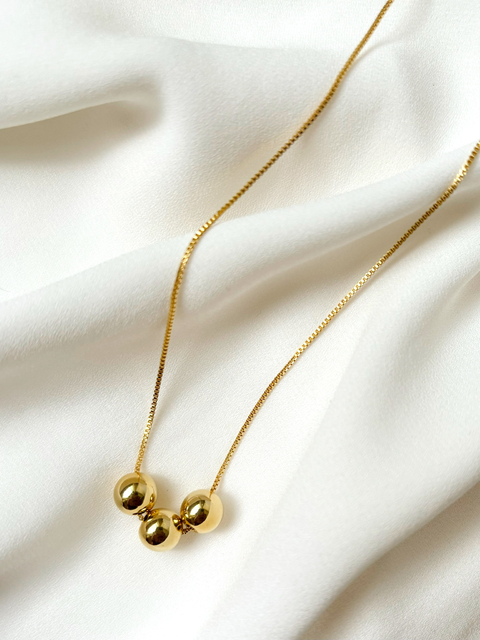 Colar trio de bolinhas dourado