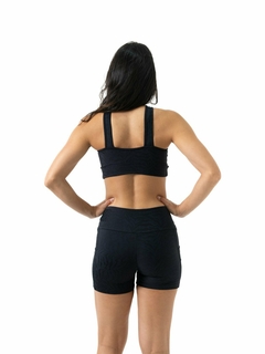 Short com Bolso Animal Print Preto - comprar online