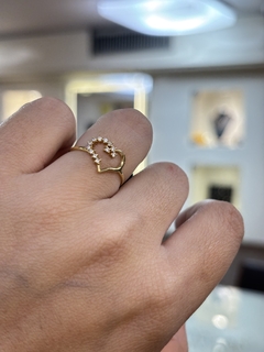 Anel em Ouro 18k Coração Vazado com Zircônias