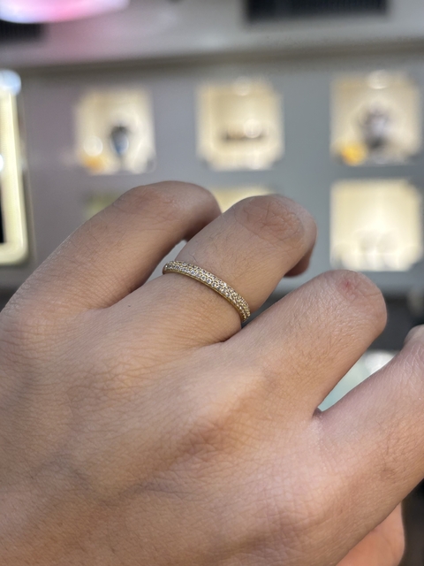 Anel em Ouro 18k com Zircônias