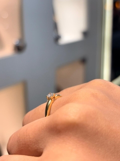 Anel Solitario em Ouro 18k750 - comprar online