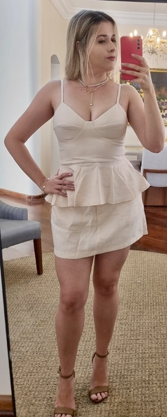 alfaiataria, bege, conjunto, peplum, roupas, saia, sarjada, viscose, blusa
