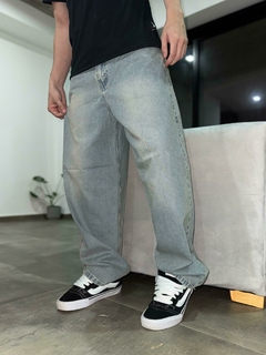 Jean Baggy Gusa en internet