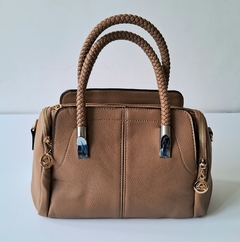 Bolsa com opção de 2 alças. - comprar online