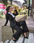 Blazer Amelia de color negro, con cinto x EMERALD AWS25