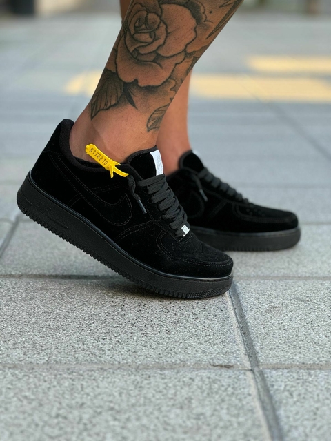 Nike Air Force 1 Black Gamuza - comprar online