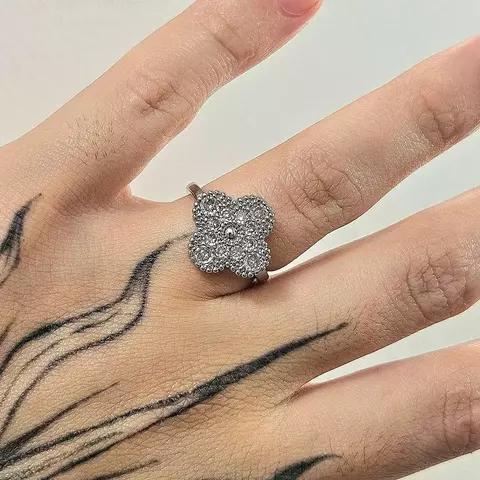 ANEL CRAVEJADO COM ZIRCÔNIAS 17