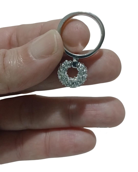 Anel Prateado com Pingente Círculo e Pedras