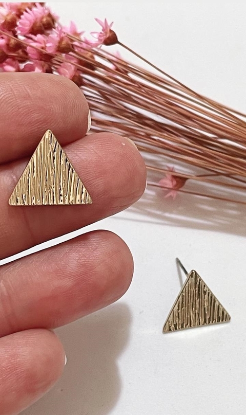 Brinco Dourado Triângulo