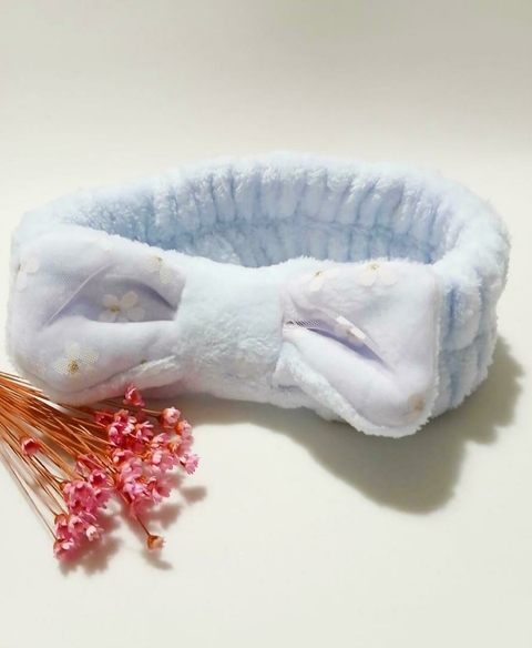 Faixa Cabelo Maquiagem Pelúcia Laço com Tule e Flores