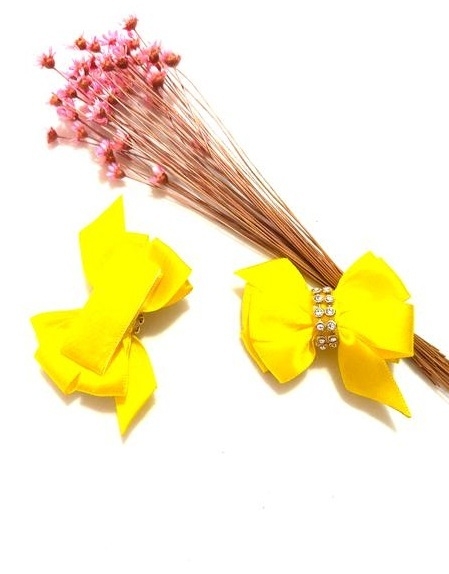 Laço Amarelo Cetim e Tachas
