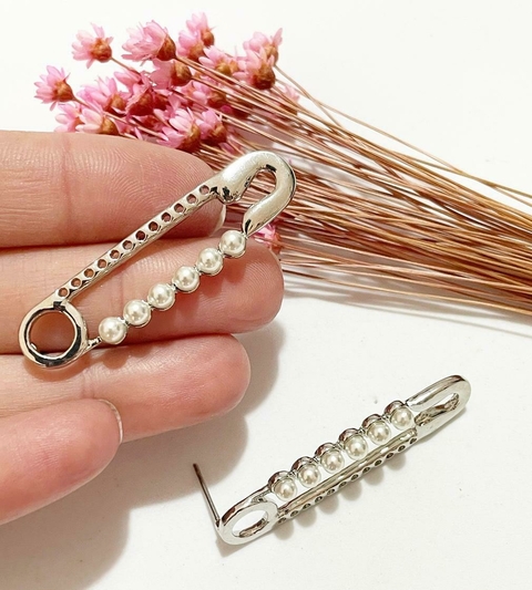 Brinco Alfinete e Mini Pérolas
