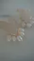 Brinco de coração esmaltado com detalhes de pérola banhado em ouro 18K I BR16
