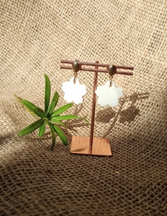 Brincos sakura em cerâmica artesanal - loja online