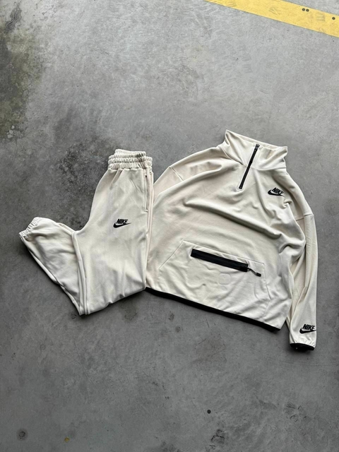 Conjunto Nike Tech Frizado