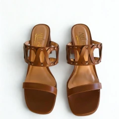 Tamanco Allure by Ferrucci Marrom com Recortes - comprar online