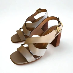 Sandália Allure by Ferrucci Off-White com Salto Bloco
