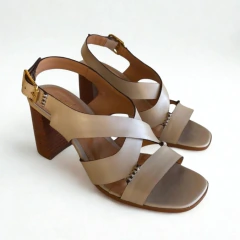 Sandália Allure by Ferrucci Off-White com Salto Bloco - comprar online