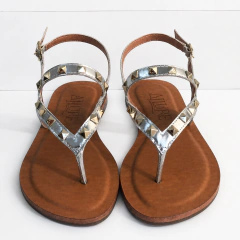 Rasteira Allure Prata com Tachas Douradas