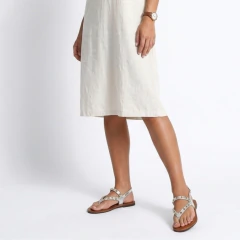 Rasteira Allure Prata com Tachas Douradas - comprar online