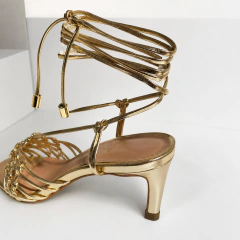 Sandália Allure Dourada Trançada – Salto 7,5 cm - Allure calcados