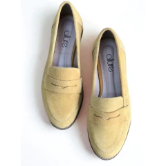 Imagem do Mocassim Feminino Camurça Allure – Mostarda