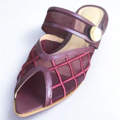 Imagem do Mule Allure Bordô em Tela