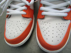 2016 - Nike SB Dunk Low Orange Box na internet