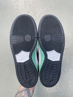 2016 - Nike SB Dunk Low Sea Crystal - Vintage Valley