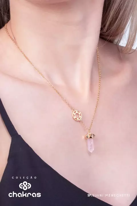 Colar Chakra Cardíaco Banhado a Ouro com Quartzo Rosa - comprar online