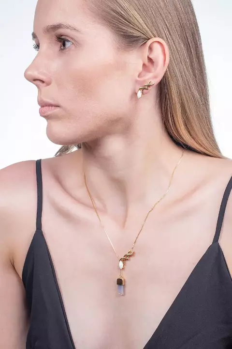 Colar Orgânico com Banho de Ouro com Pedra Howlita e Amestista