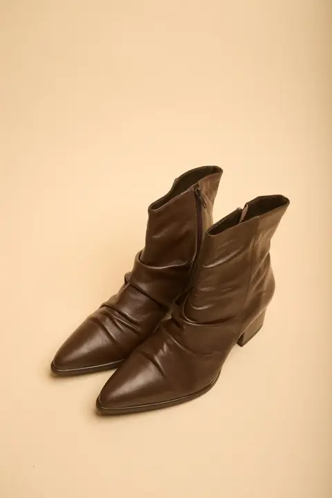Bota em Couro Marrom Maite