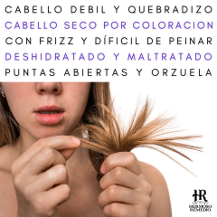 Mujer sosteniendo cabello dañado y quebradizo, resaltando problemas como frizz y puntas abiertas.