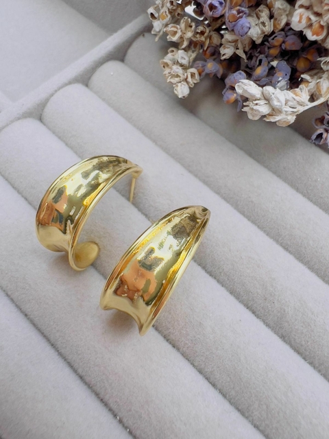 Brinco argola com tarraxa