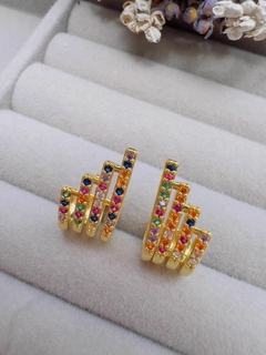 Brinco ear hook pedras coloridas