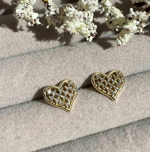 BRINCO CORAÇÃO CRAVEJADO COM MINI ZIRCONIAS