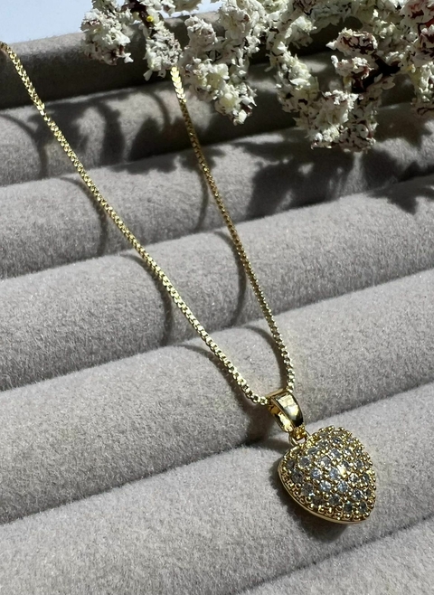 COLAR CORAÇÃO CRAVEJADO