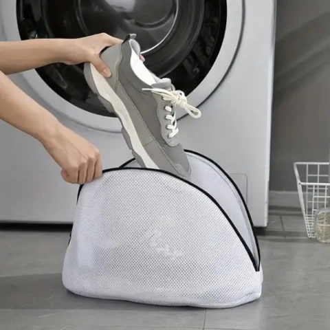 BOLSA DE LAVADO Y PROTECTOR ZAPATILLAS