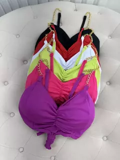 Cropped Livía