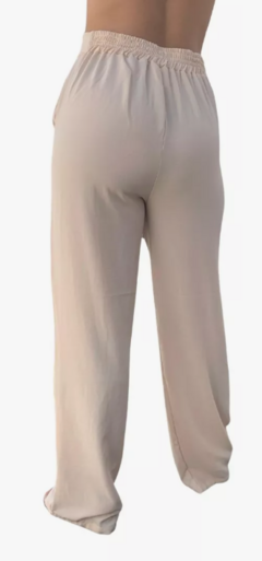 Calça Pantalona Duna, Com Botão Frontal E Bolsos Laterais na internet